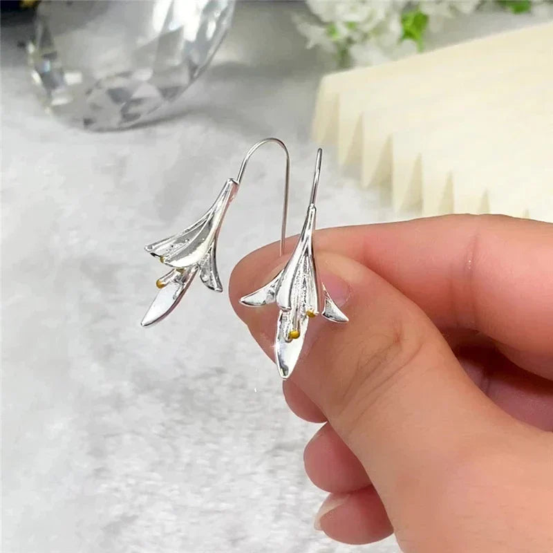 Floral Design Silver Earrings