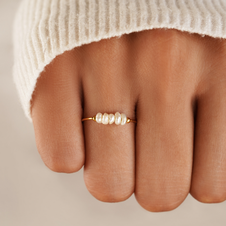 Classic Ring with Freshwater Pearls