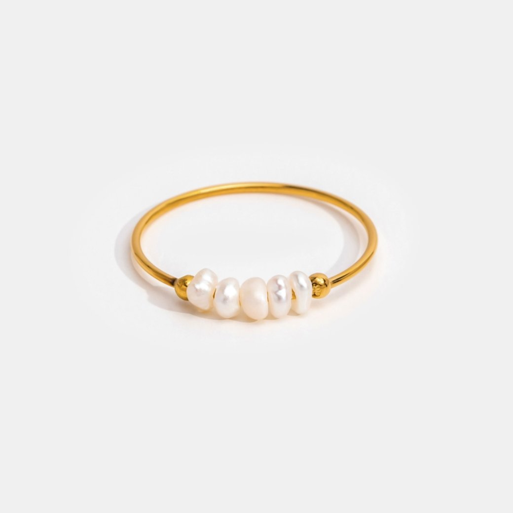 Classic Ring with Freshwater Pearls