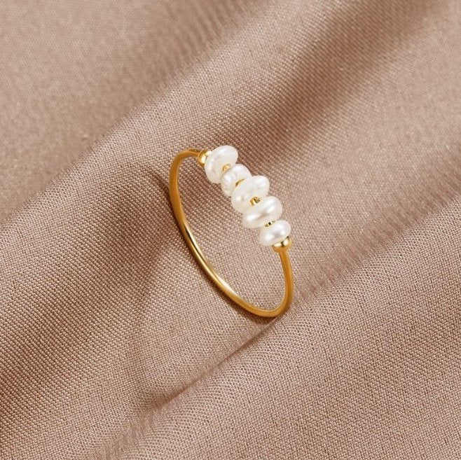 Classic Ring with Freshwater Pearls